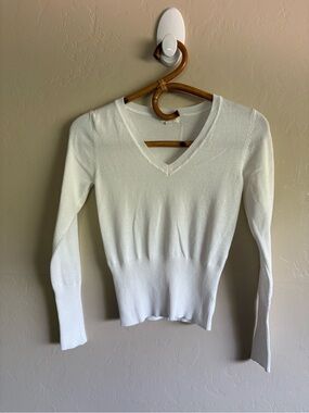 Ambiance Y2K White Lightweight Knit V-Neck Sweater Cropped Fitted Waist Basic S